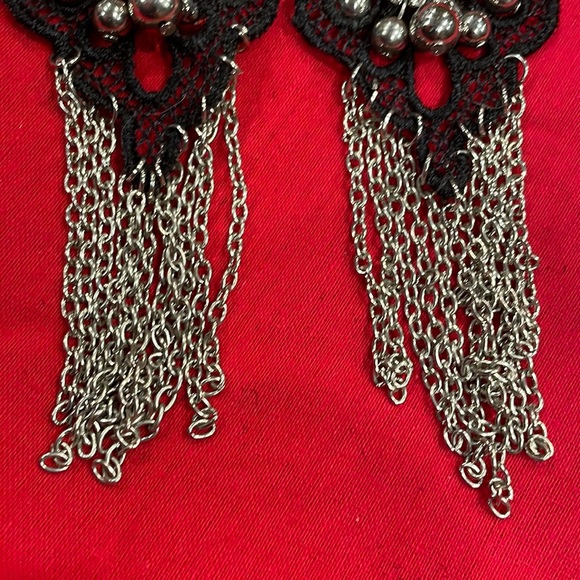 Lovely Black and Crystal Earrings - Picture 4 of 7